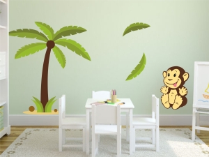 Весела маймунка и палма